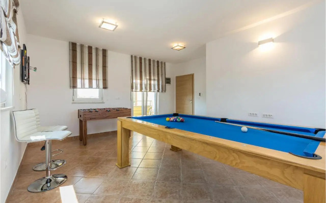 Six-Bedroom Holiday home in Perci