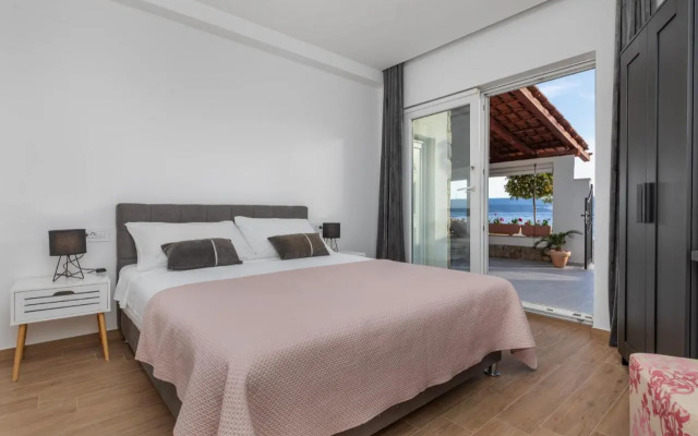 Beach house Medići