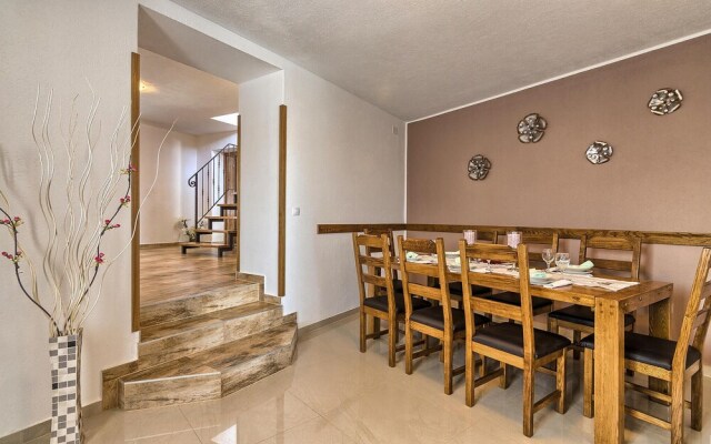 Amazing Home in Liznjan With Wifi and 3 Bedrooms