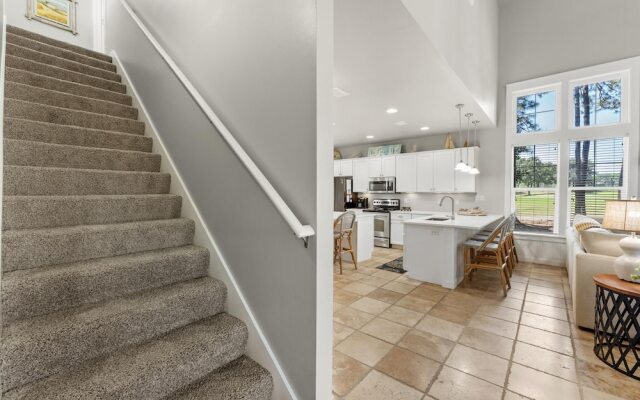 1369 Laurel Grove "the Crows Nest"