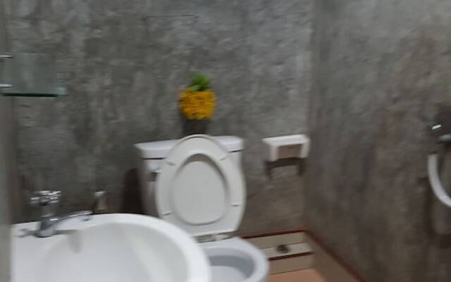 Tonkong Guesthouse & Restaurant