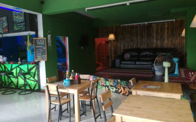 Baan Tai Backpackers