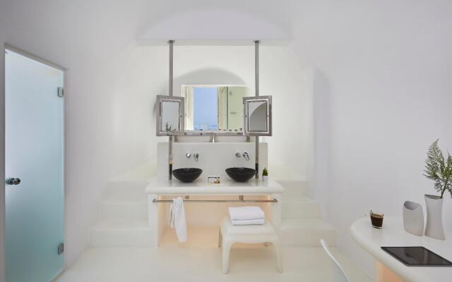 Oia Collection Boutique Suites