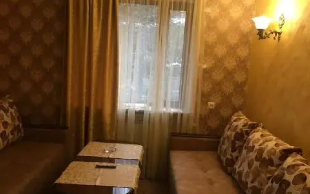 3+2 Dilijan Rest House