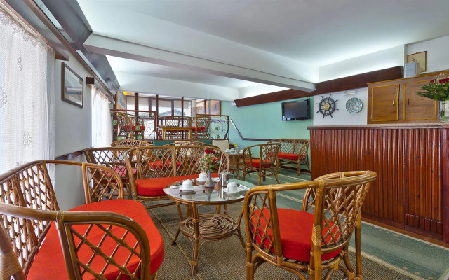 Lucia Hotel