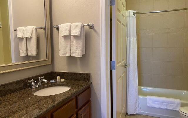 Staybridge Suites Milwaukee West-Oconomowoc, an IHG Hotel