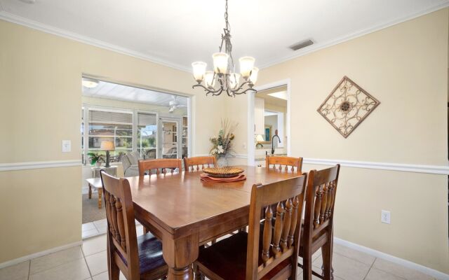 Lakeside House by Vacation Rental Pros