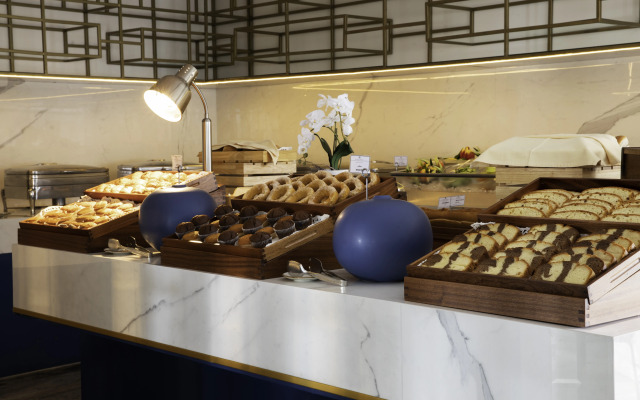 Prime Al Corniche Hotel
