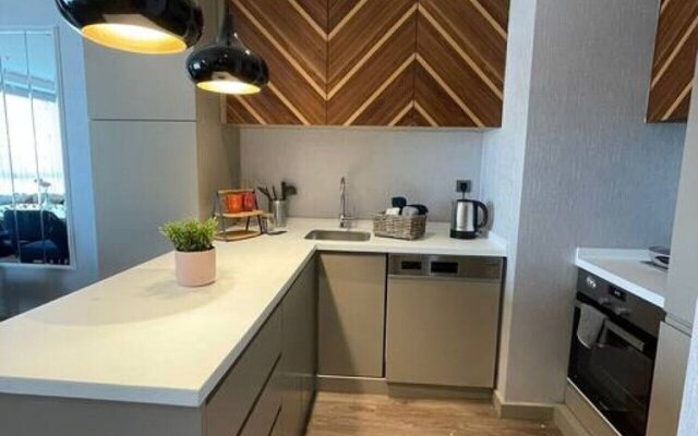 Brand-new 2 1 Apartment-near Mall of Istanbul