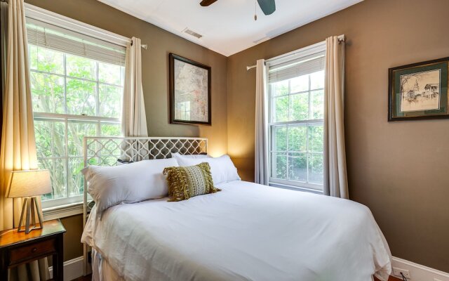 Tranquility with Garden & Heated Pool near King Street