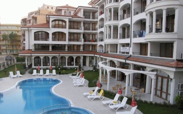 Apartment in Chateau Del Marina Apart Complex