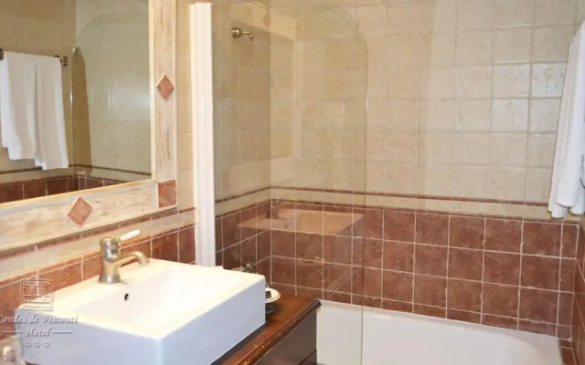 Hotel Condes de Visconti