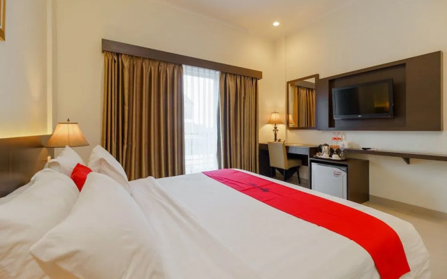 Reddoorz Premium @ Alqueby Hotel