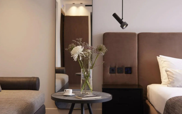 Teight Hotel