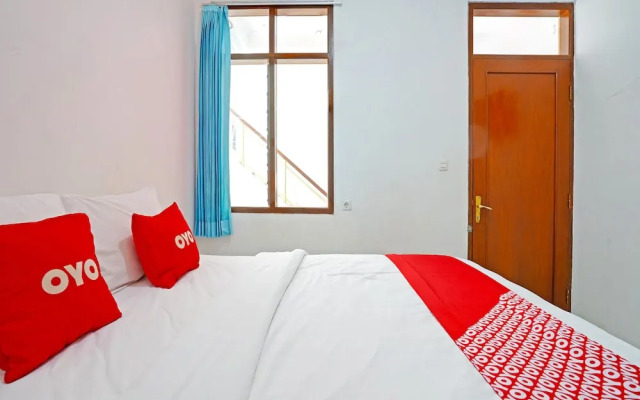 Teratai Residence by  OYO