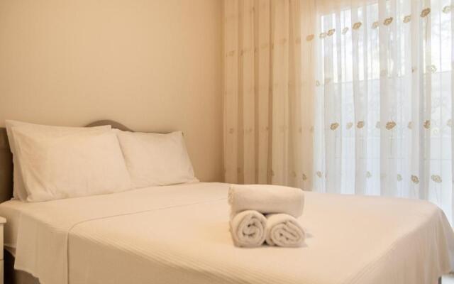 Lovely Flat With Balcony in Cesme Close to Sea