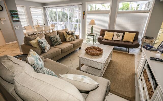 5570 Palmetto Street