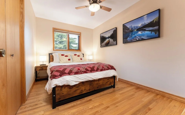 Mountain Chalet 2Min to Jasper Park Gate