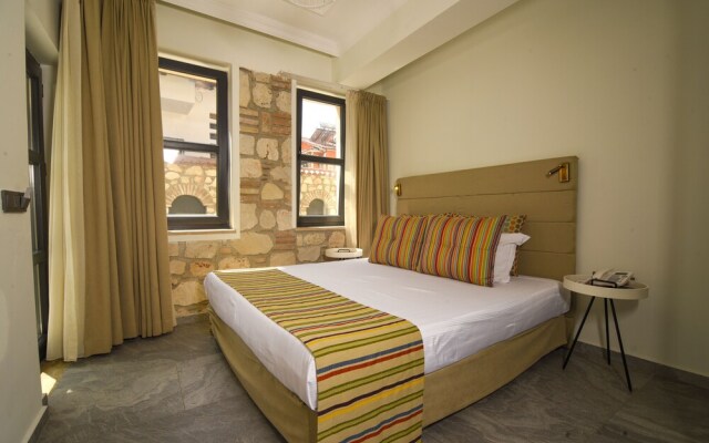 Warm Studio Flat with Patio LOTUS