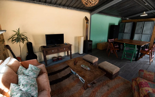 Mundaka Hostel y Bar - Adults Only
