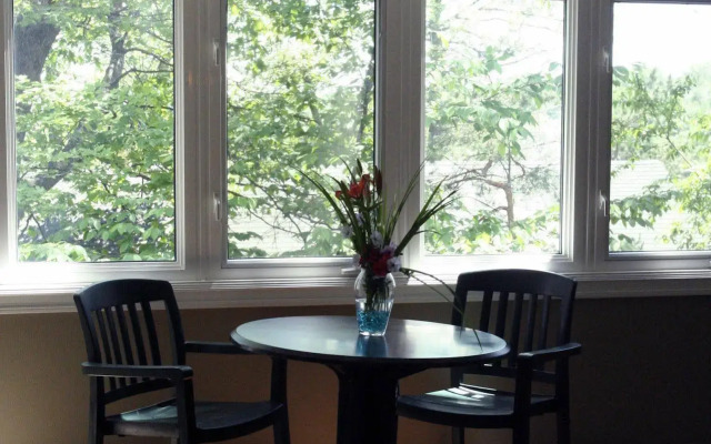 Rocky Crest Golf Resort