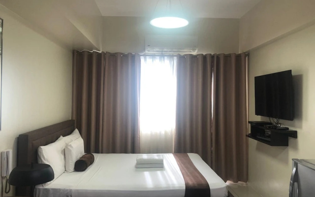 Condo Unit With Balcony in Manila