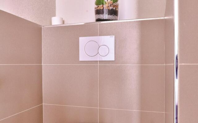 B 364 - Deluxe apartment in the heart of  Notre Dame