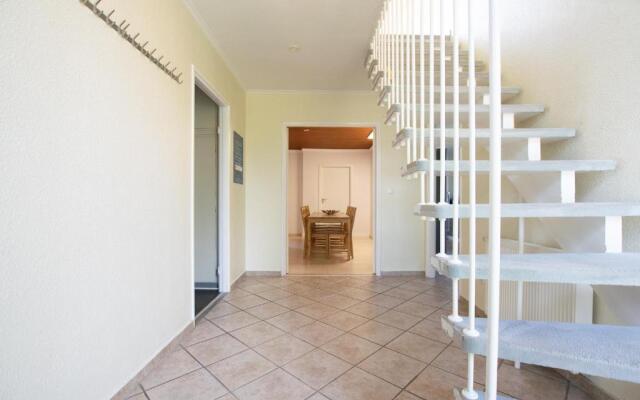 Tolstov House - 6 Room Villa with Garden - 15min Messe DUS