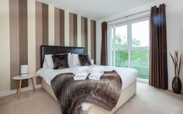 Lakeside view - Manchester townhouse