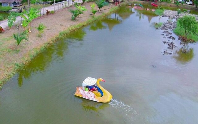 Saeng Tai Amphawa Resort