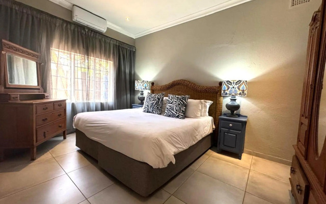 Shangri-La Country Hotel