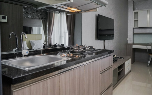 Fancy And Nice Studio At Paramount Skyline Apartment