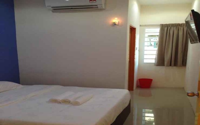 First Homestay – Guest Rooms – Kuantan