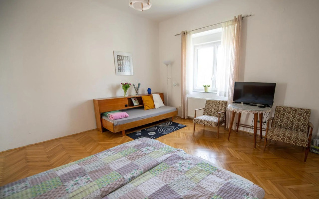 Sunny Villa Apartments