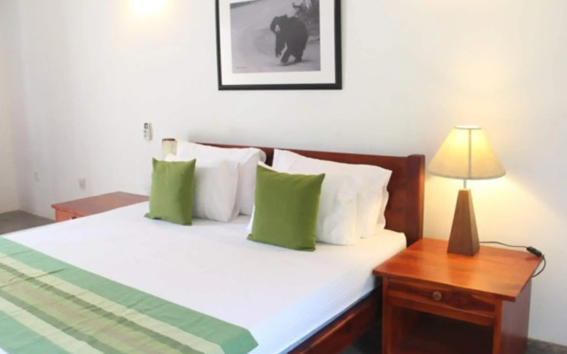 Hide Yala - Hostel