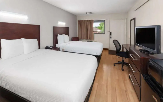 Travelodge by Wyndham Peoria