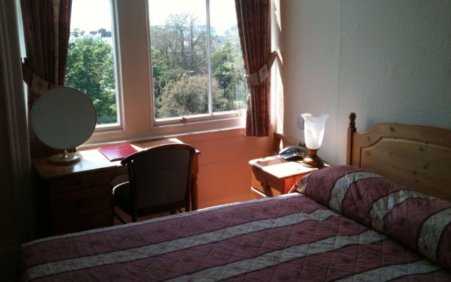 Manor Hotel