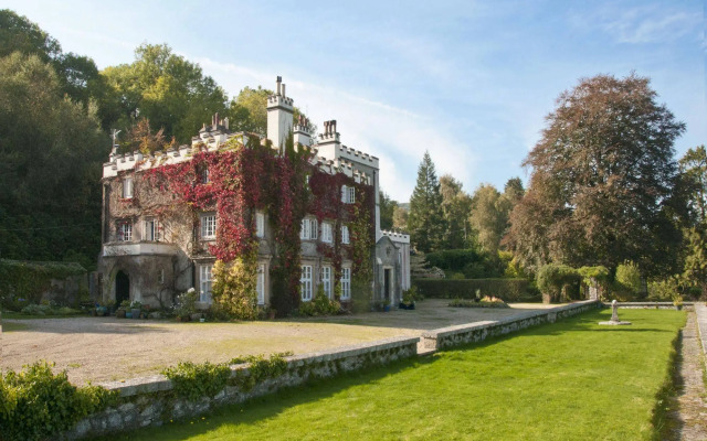 Yarner House