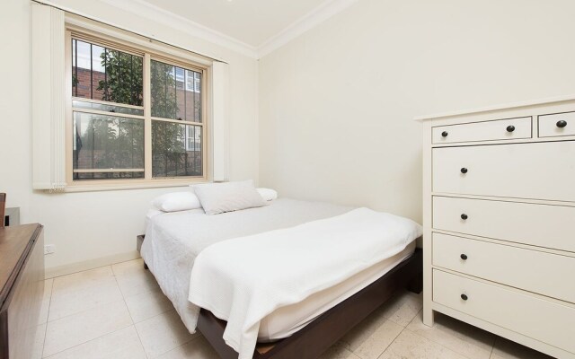 Stylish 2 Bdr Overlooking Parsley Bay H379