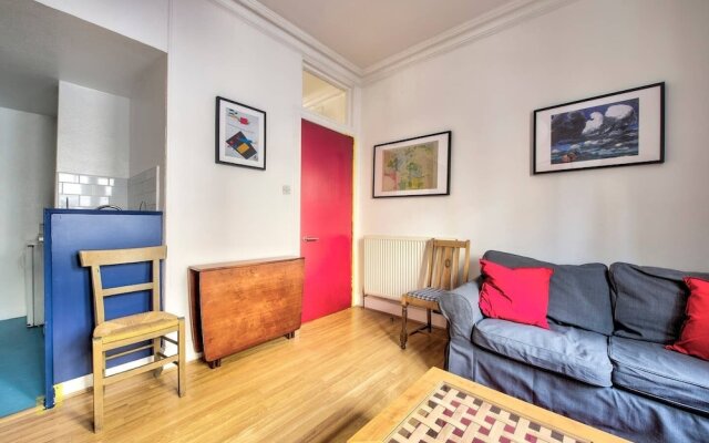 Colourful West End Apartment 2 Double Bedrooms 4 Guests