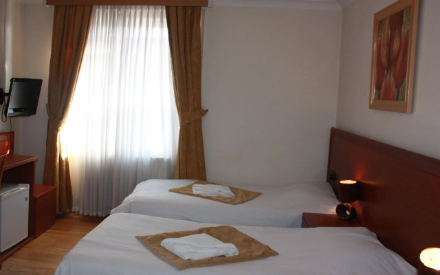Corner House Hotel