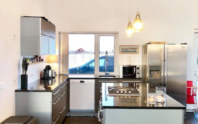 Golden Circle Luxury Villa