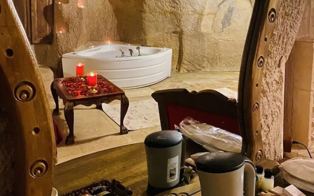 Ela cave house