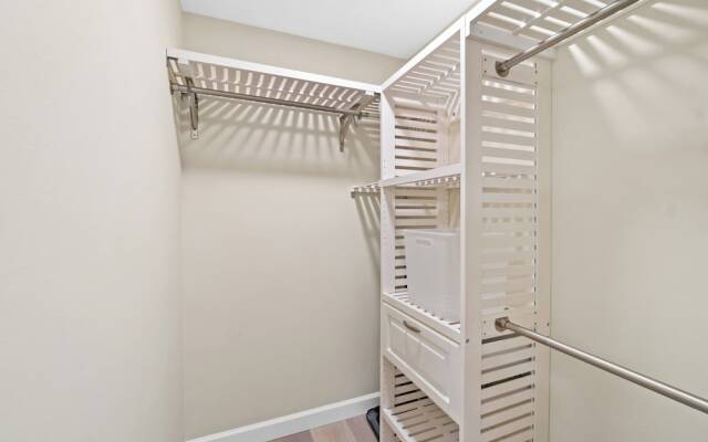 AquaVista by Book That Condo