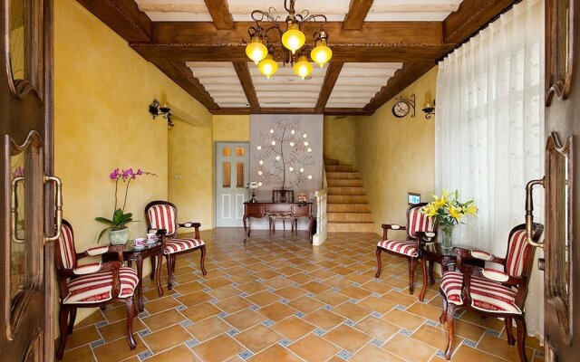 Bletani Hotel