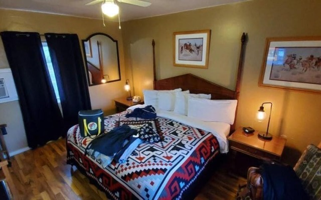 Apache Lodge