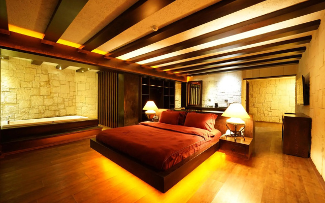 Manaspark Deluxe Hotel