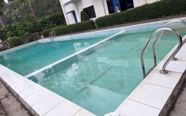 OYO 93280 Villa Efita