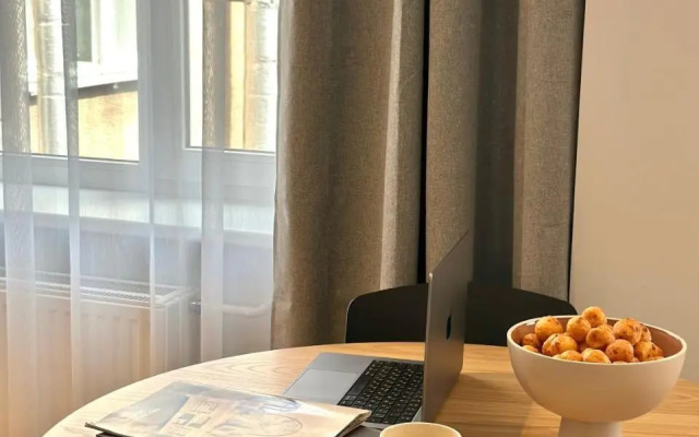 Silver Apartment