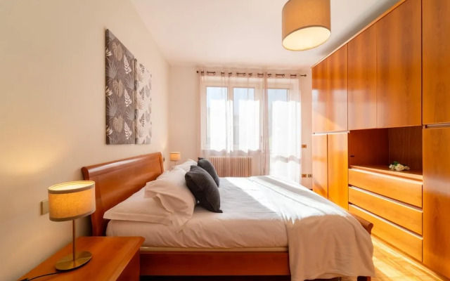 Scarlet Apartment With Garden by Wonderful Italy